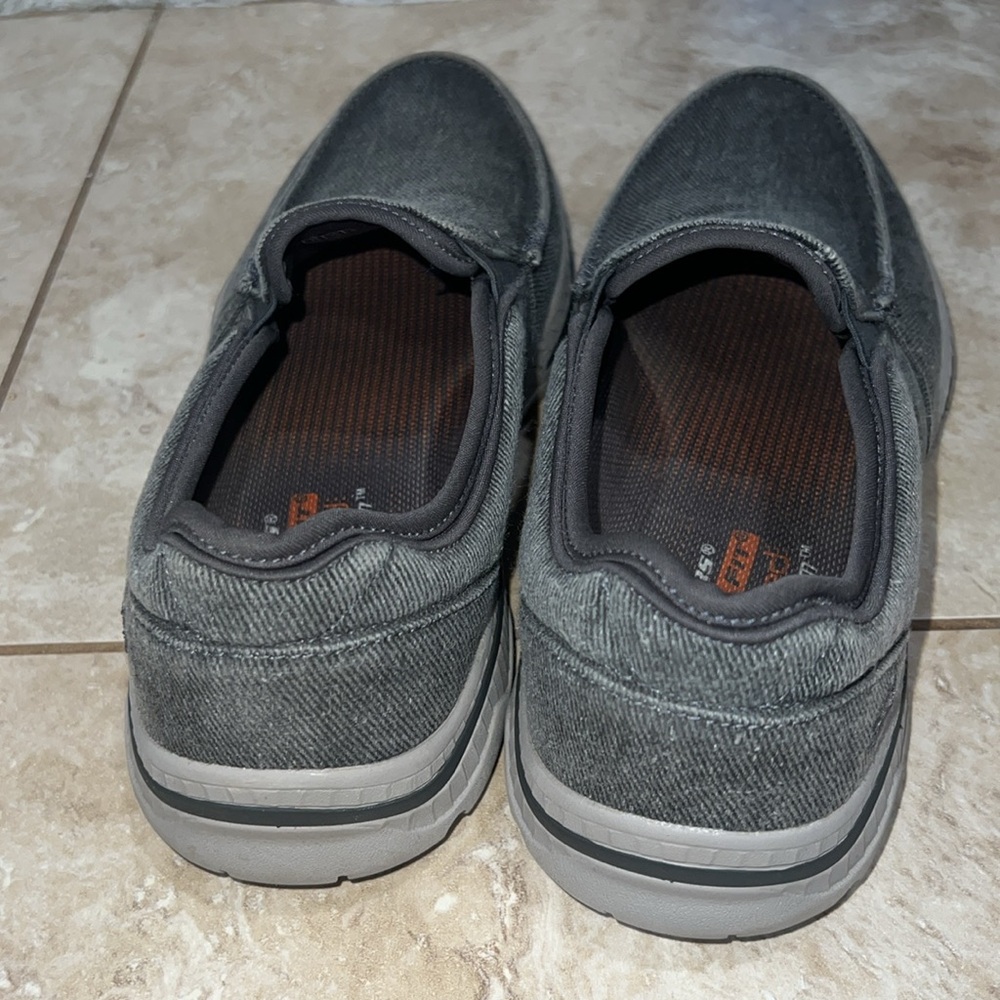 Mens: Skechers Size 11 Relaxed Fit Air-Cooled - Picture 3 of 10